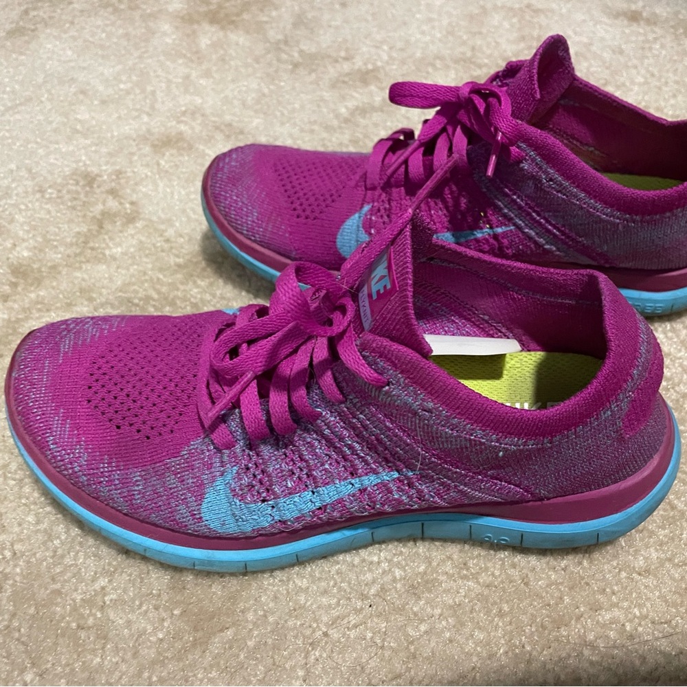 Nike Flyknit Free RN Size 6.5
